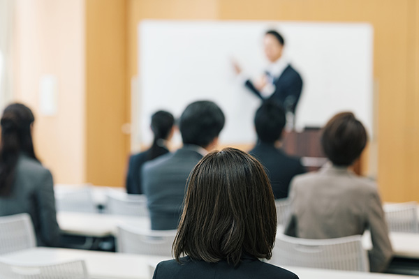 東京都市長会による「多摩地域における行政デジタル化推進事業支援業務」の一環として開催された勉強会「自治体におけるデジタル変革の進め方」に当社 高橋が登壇しました。